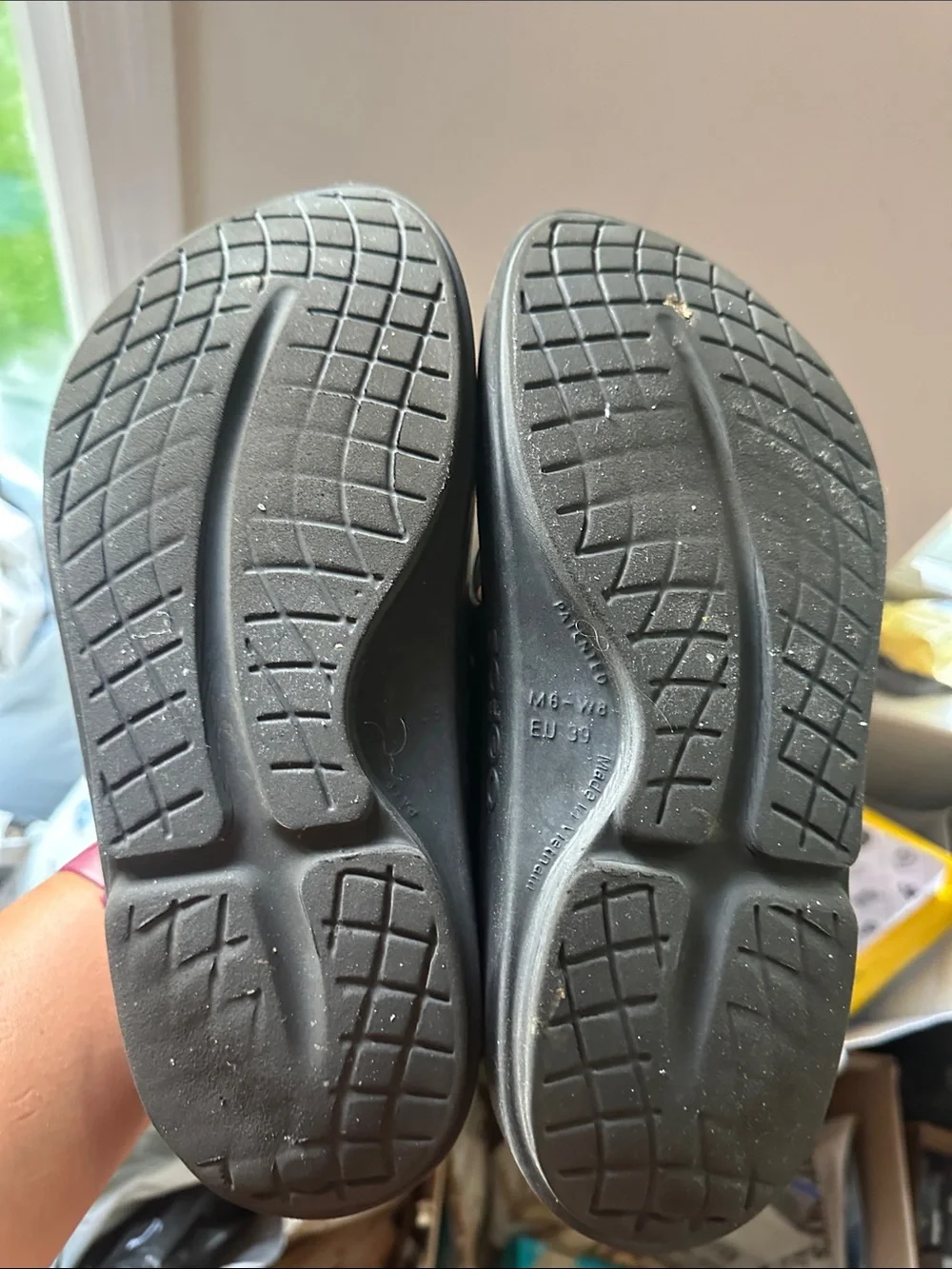 OOFOS OOriginal Recovery Sandal Black Thong Flip Flop Slides Unisex M6 W8 EU 39